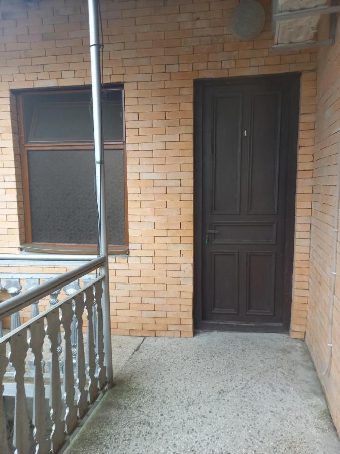 Guest House Roma Kutaiszi Kültér fotó